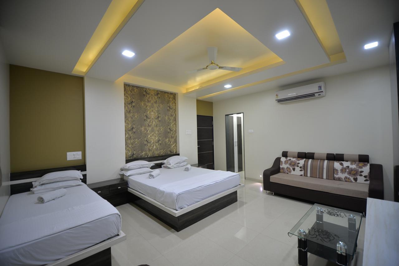 Hotel Radhe Krishna Solapur Extérieur photo